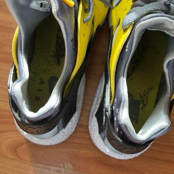 Nike - Picture 3 of 7